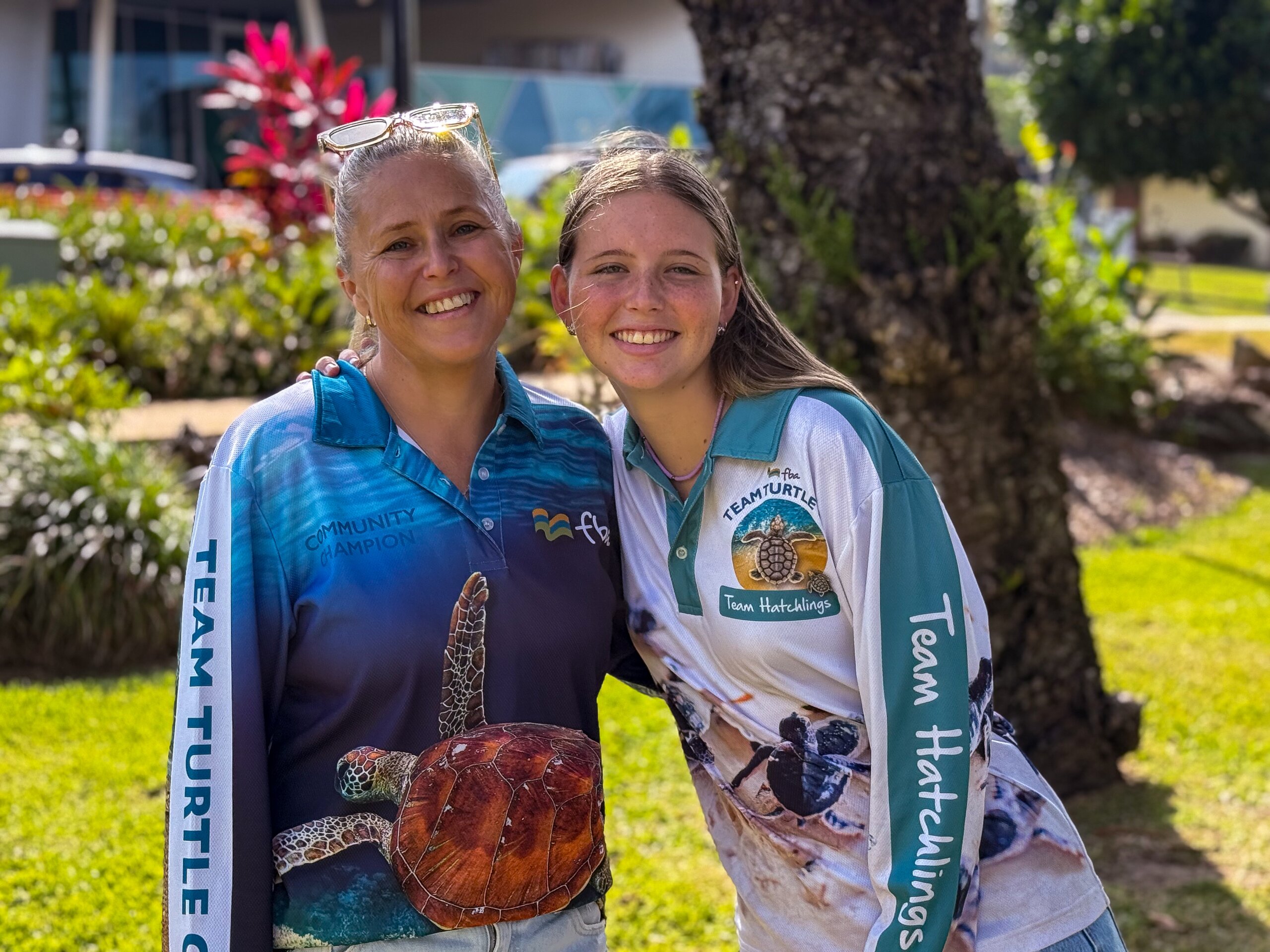 FBA Team Turtle CQ volunteer Dallas Seery and Team Hatchlings volunteer Lily Davies.